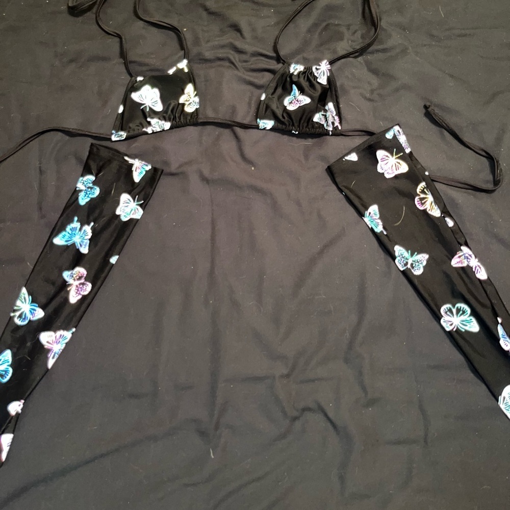 jazzy garms top with arm sleeves